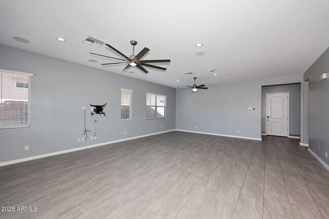 Building Photo - 2516 E King Bird Dr