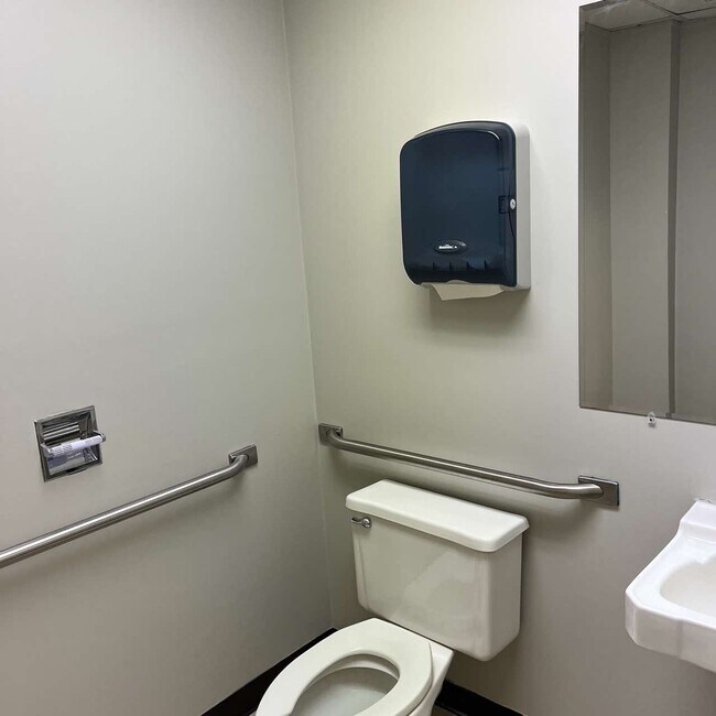 Building Photo - 316 N Mission St