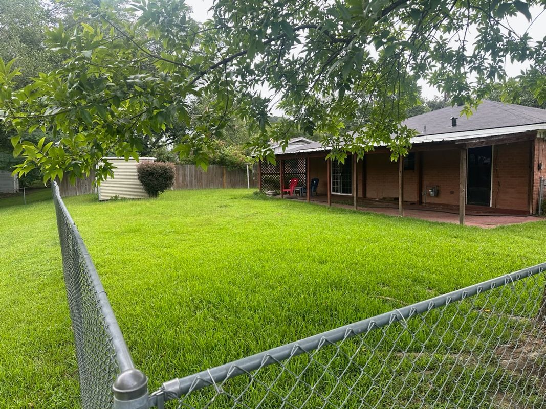 Building Photo - 2322 Kaynell Dr
