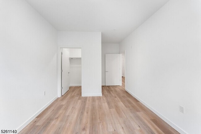 Building Photo - 25 Freeway Dr E