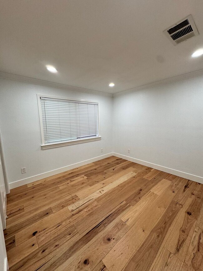 Building Photo - 3/2 home