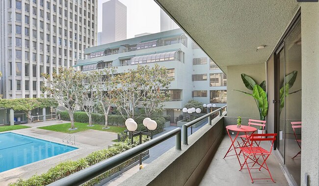 Building Photo - 880 W 1st St