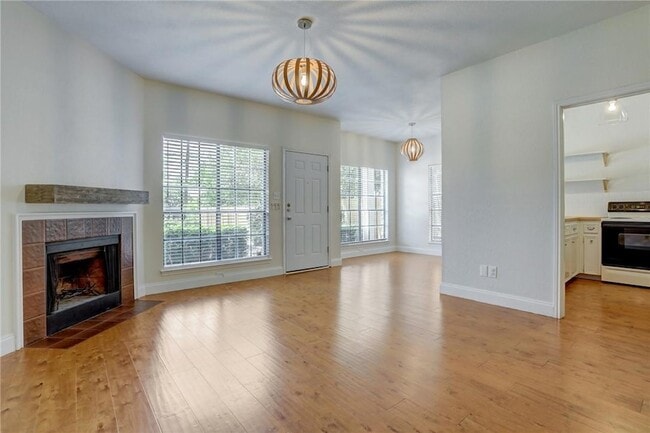 Primary Photo - 1610 Waterston Ave