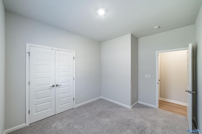Building Photo - 14976 Greenleaf Dr