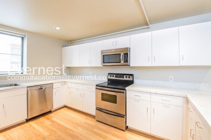 Building Photo - 930 Acoma St