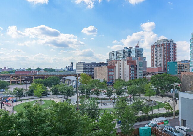Building Photo - 1620 S Michigan Ave