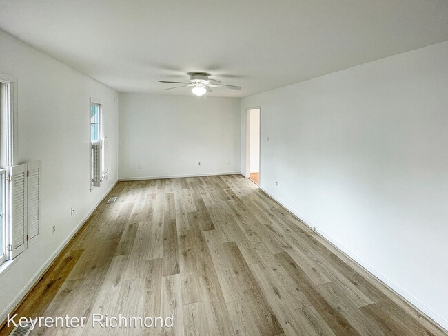 Building Photo - 3 br, 2.5 bath House - 400 Village Gate Dr