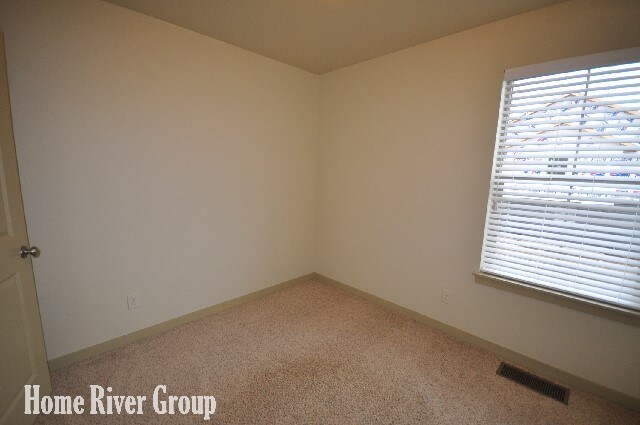 Building Photo - 1576 W Deer Crest St