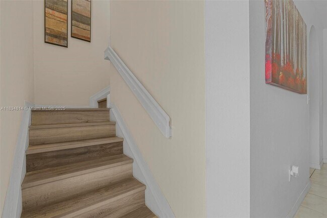 Building Photo - 755 E Mowry Ct