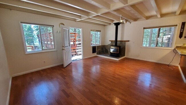 Building Photo - LONG-TERM RENTAL: Great Cedar Flat Home wi...