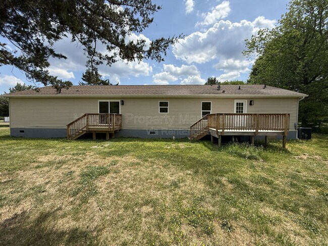 Building Photo - 10504 Benchmark Rd