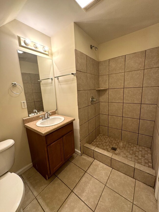 Building Photo - 4br House near Campus, Stadium, Downtown! ...