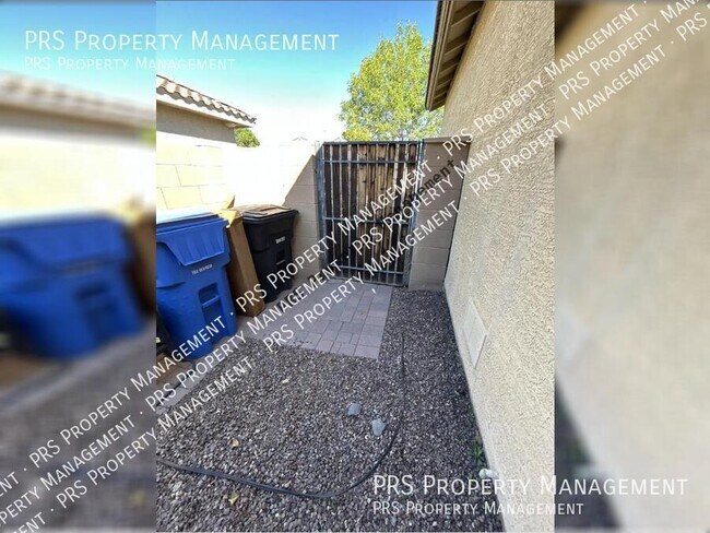 Building Photo - 2747 E Clifton Ave