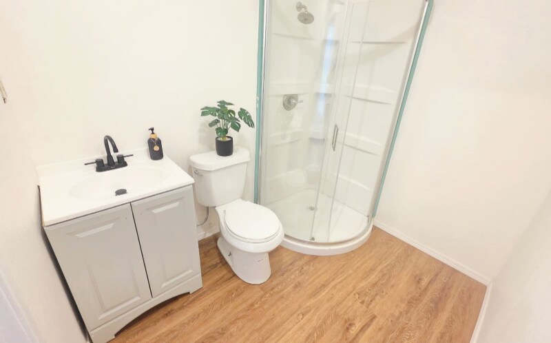 Building Photo - 104 W 22nd St