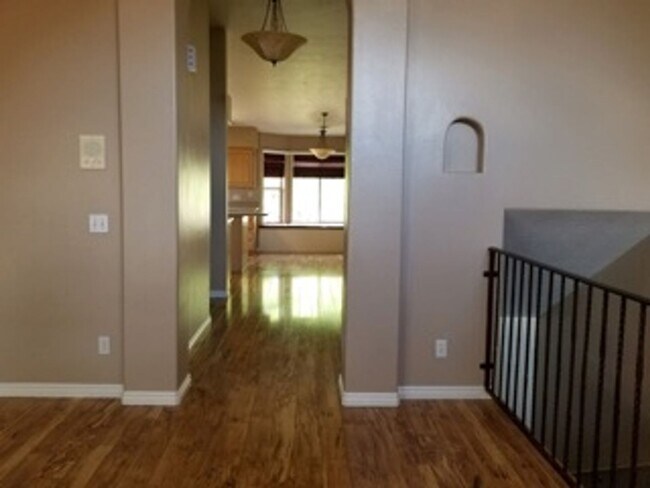 Building Photo - Beautiful Bloomington Hills Home