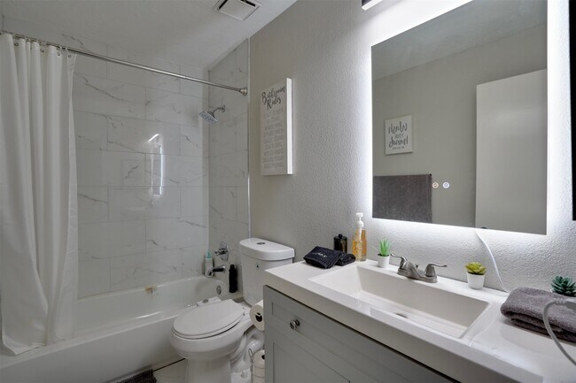 Building Photo - 4010 Oak Terrace Ct