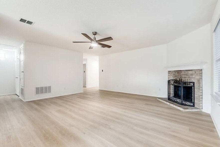 Building Photo - 2812 Terrace Dr