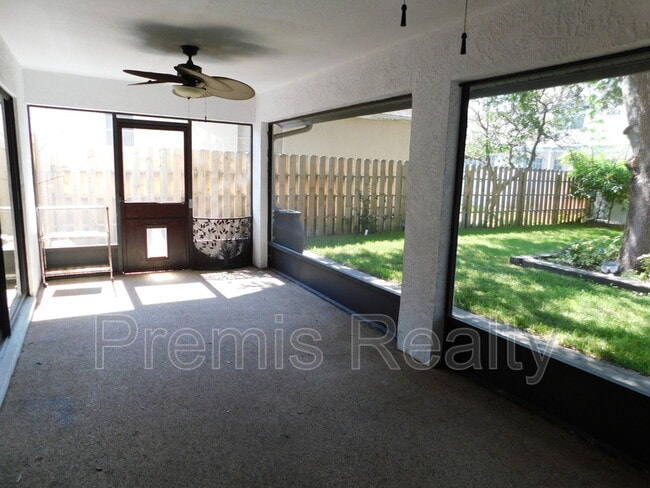 Building Photo - 20 Ridgecroft Ln