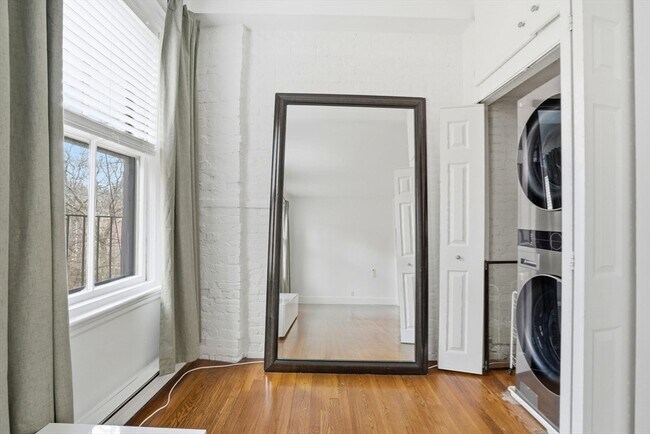 Building Photo - 191 Warren Ave