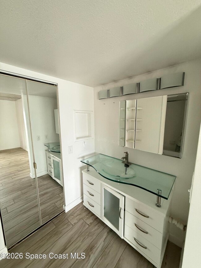 Building Photo - 1540 Riverside Dr