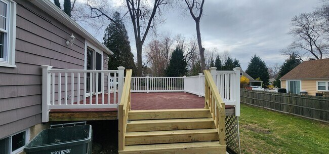 Building Photo - Beautiful and Spacious Wallingsford 4 Bedr...