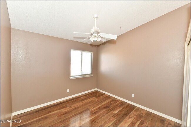 Building Photo - 3257 Sunset Point Dr