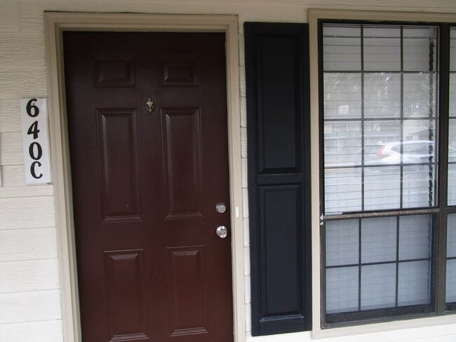 Building Photo - 640 Archdale Dr