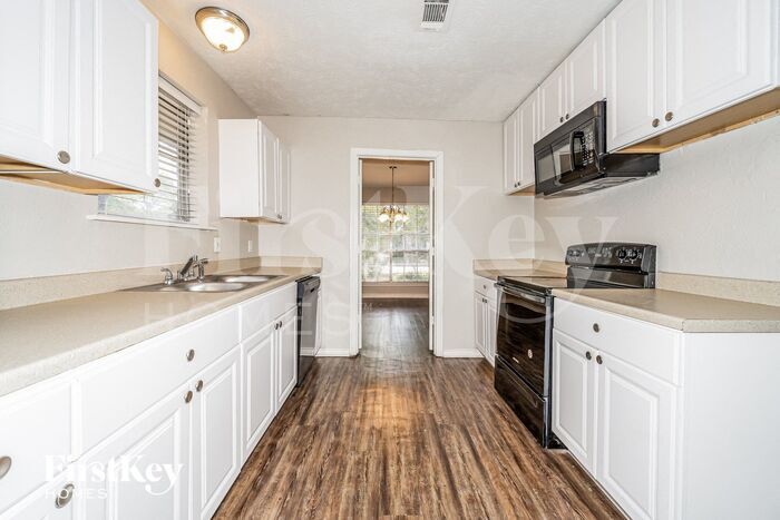 Building Photo - 1625 San Antone Ln