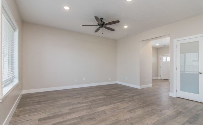 Building Photo - Beautiful 3 Bedroom House for Rent!