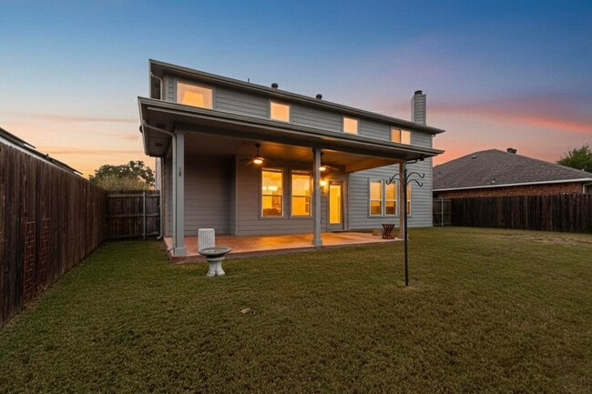 Building Photo - 415 Hidden Ridge Dr