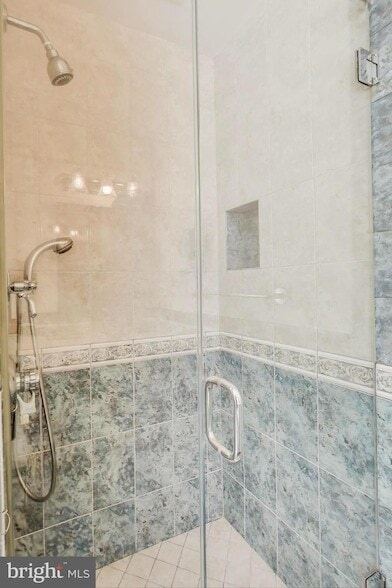 Building Photo - 4001 N Ridgeview Rd