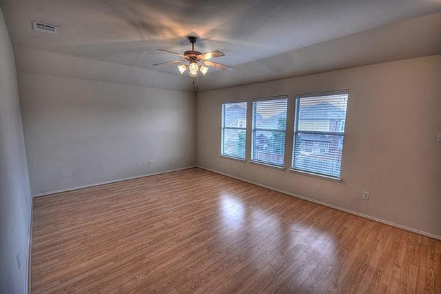 Building Photo - 831 Lake Forest Trl