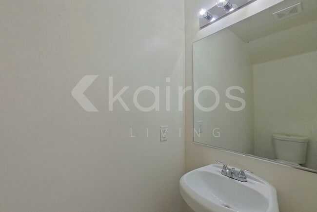 Building Photo - 3612 Koval Dr