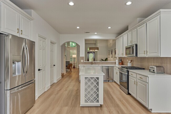 Building Photo - 27 Medley Ln