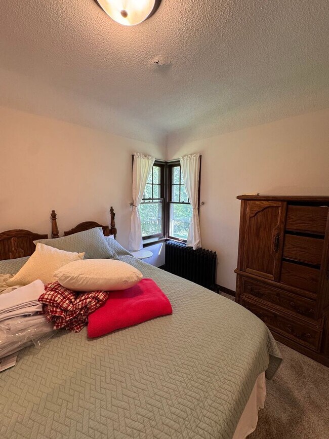 Building Photo - AVAILABLE NOW - Very Spacious, Unique, and...