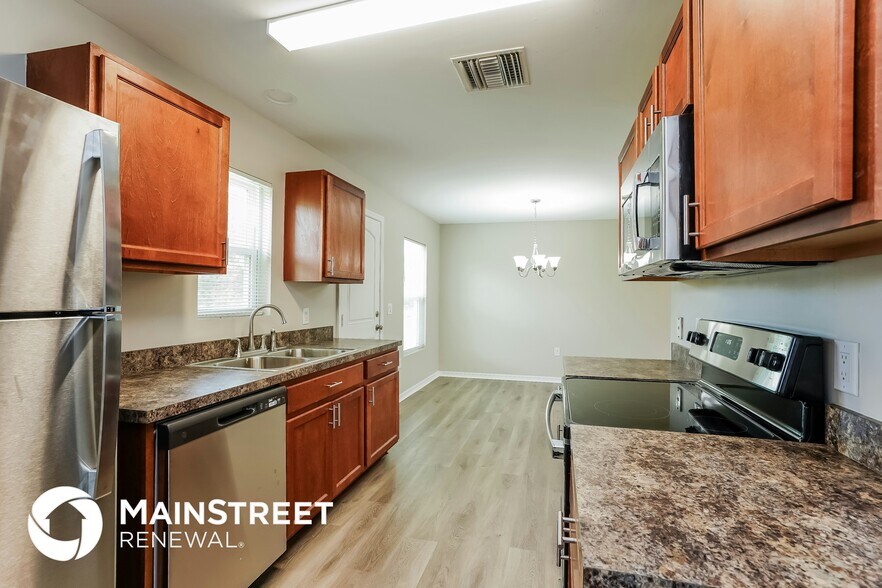 Building Photo - 3202 37th St W