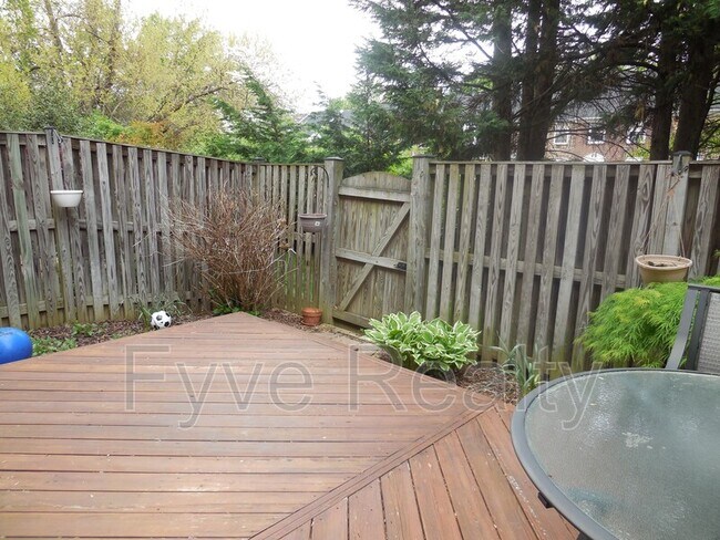 Building Photo - 3166 Borge St