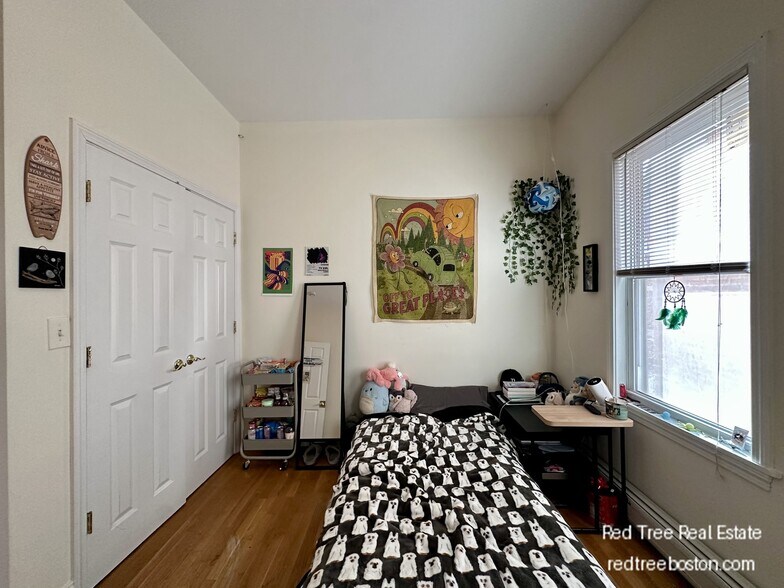 Unit 3 - 143 Hillside St