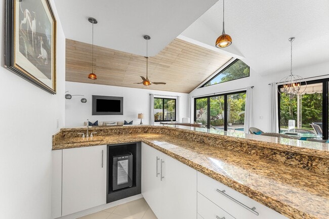 Building Photo - 2601 Sheltingham Dr