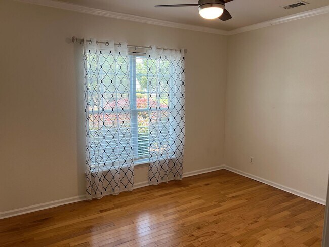 Building Photo - Gorgeous One-Level Ranch Style Home in The...