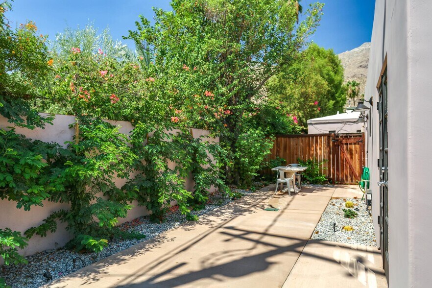 Building Photo - 133 Ocotillo Ave
