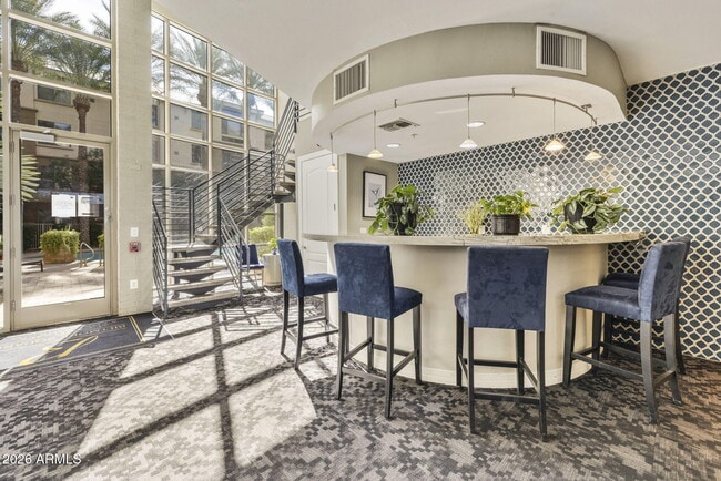 Building Photo - 1701 E Colter St