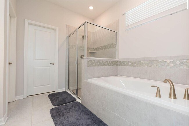 Building Photo - Semi-Furnished -