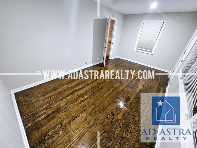 Building Photo - Beautiful 3 Bed 2 Bath Brick Home in KCMO!...