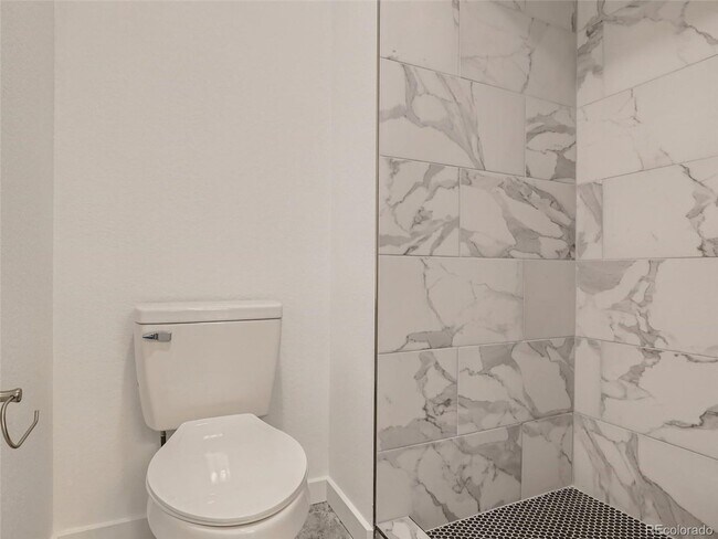 Building Photo - Take advantage of our limited-time offer: ...