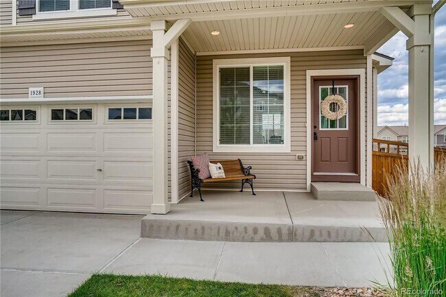 Building Photo - Beautiful 3 Bed, 3 Bath with a Loft Single Family Home in Meadows Neighborhood.