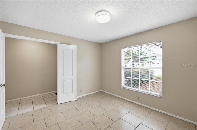 Building Photo - 1901 Castle Bay Ct