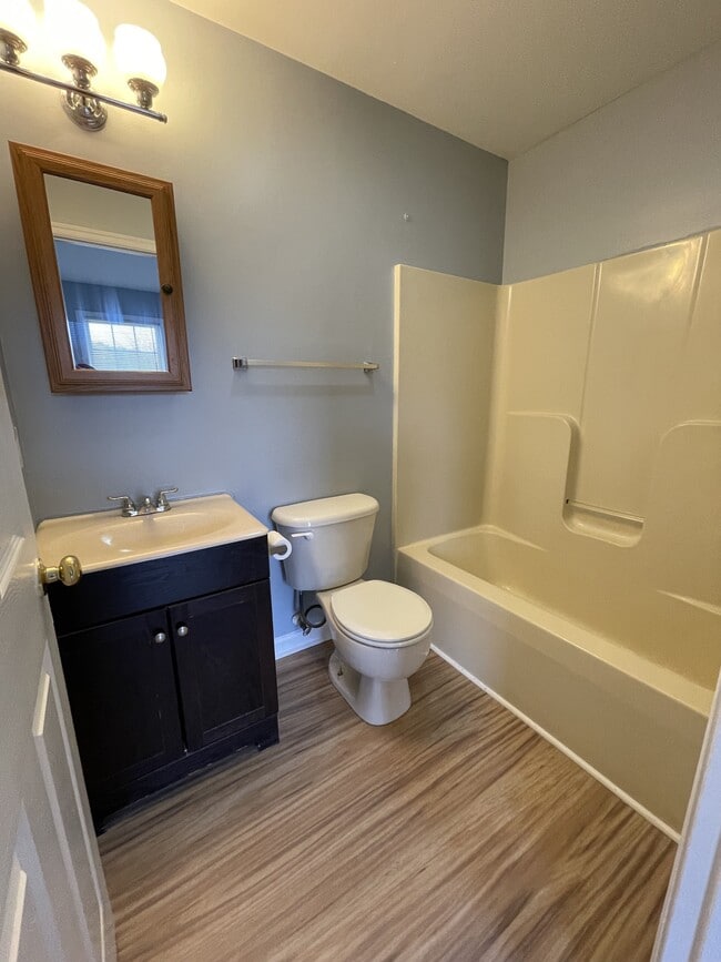 Building Photo - 1007 Caroline St