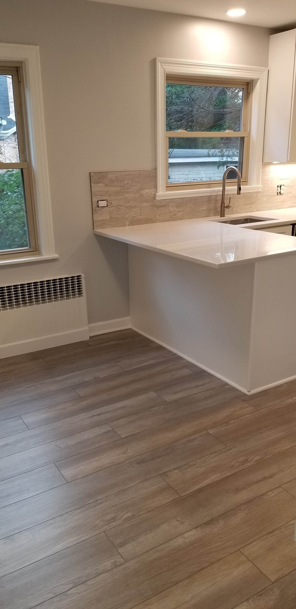 Unit 1 - 679 Park Ave W