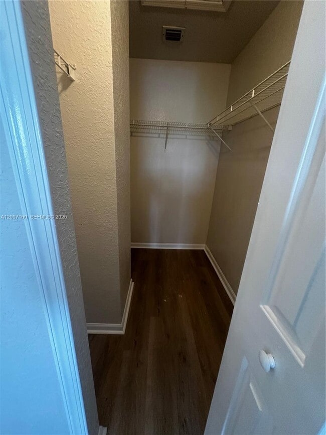 Building Photo - 2812 SE 16th Ave